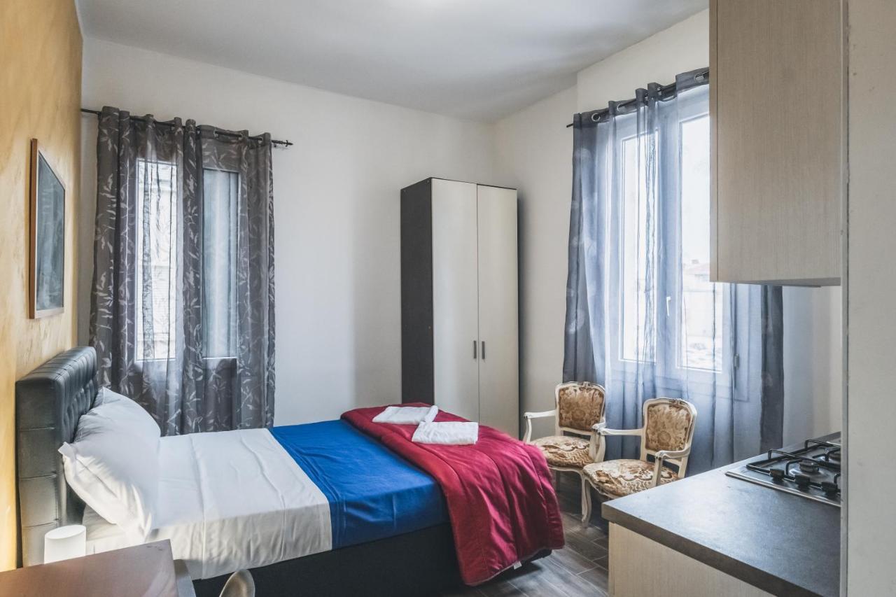 Bulldog Station Apartments With Private Wc, Ac, Tv Mestre Exterior foto