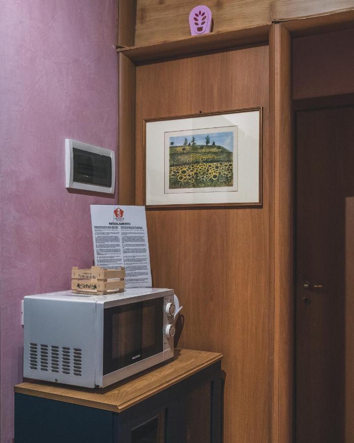 Bulldog Station Apartments With Private Wc, Ac, Tv Mestre Exterior foto